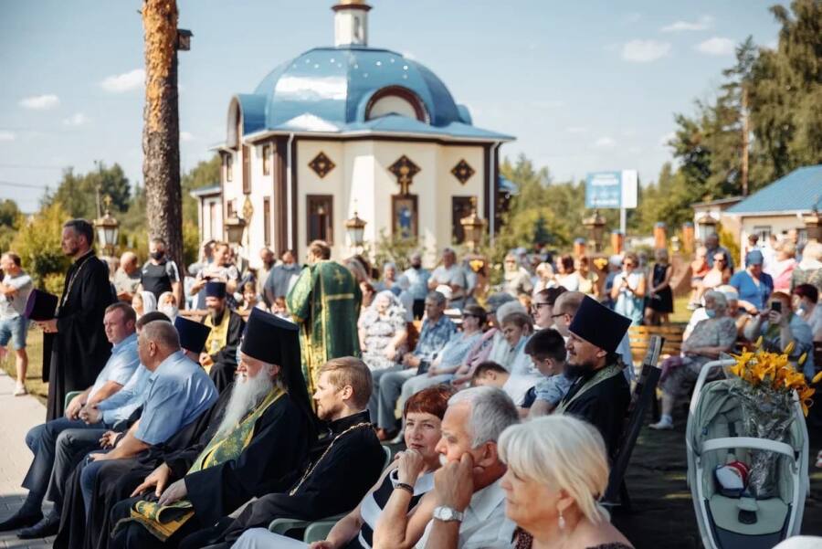 Прихожане Георгиевского храма на концерте в День семьи, любви и верности