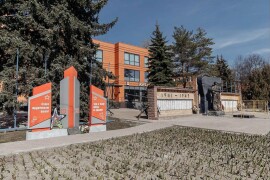 Необходимый ремонт мемориала в Куровском
