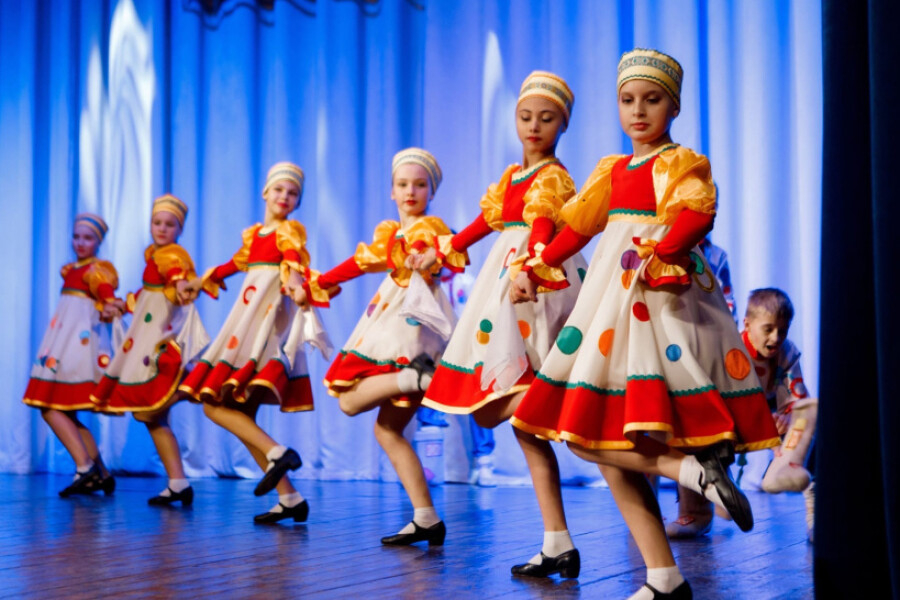 Для куровчан провели концерт танцевальных коллективов «Кружево зимы»