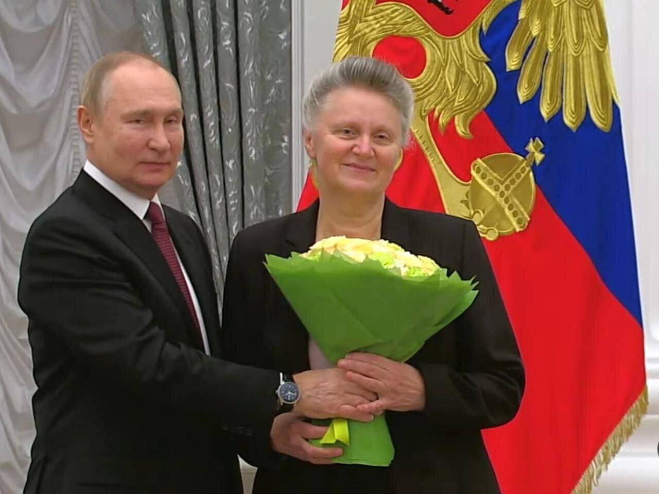 Владимир Путин поздравил жительницу Дрезны с присвоением ей звания «Мать-героиня»
