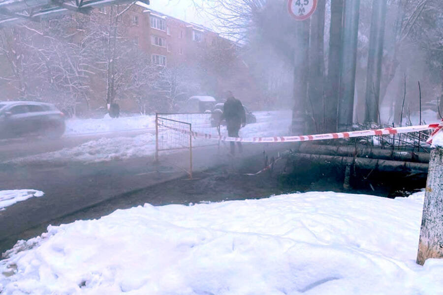 В Орехово-Зуеве школьница провалилась в яму с горячей водой