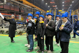 330 школьников и студентов увидели производство электропоездов на Демиховском машиностроительном заводе