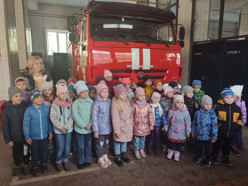 Ребята из детсада № 11 узнали, что помогает спасателям и пожарным в их работе