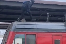 Юношу, пробежавшего по крыше движущейся электрички, осудили жители Орехово-Зуево