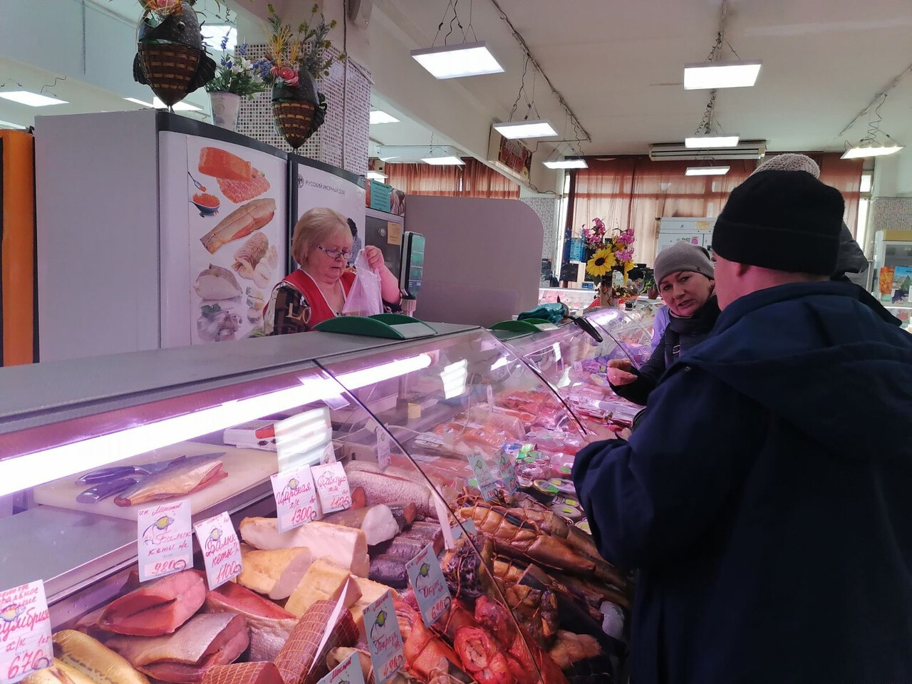 На территории Куровского рынка определены места для продажи урожая, выращенного на садовых участках