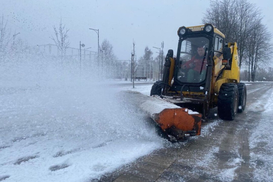 В Орехово-Зуевском округе привели в порядок тротуары и дороги после снегопада
