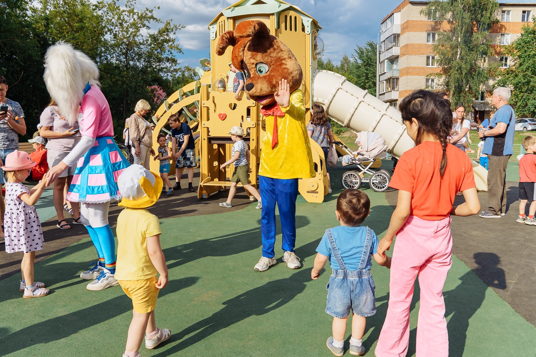 В Орехово-Зуеве открылся первый детский игровой городок, построенный по программе губернатора Подмосковья