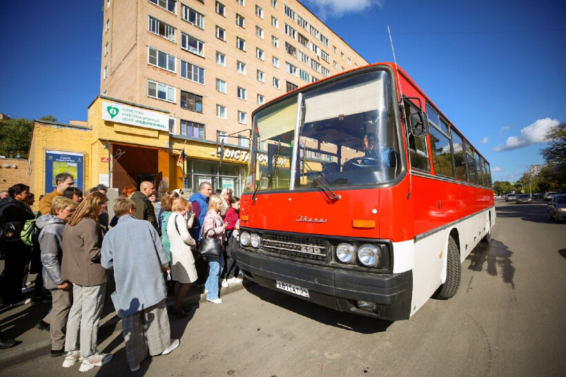 Экскурсию на ретро-автобусе подарили в День города жителям и гостям Орехово-Зуева
