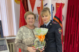 Орехово-зуевские полицейские поздравили с 8 Марта вдов сотрудников, погибших при выполнении служебных обязанностей