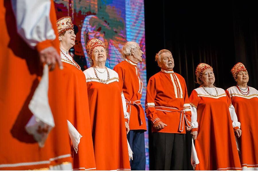 Фестиваль «Карусель хоров» собрал более 250 участников областной программы «Активное долголетие»