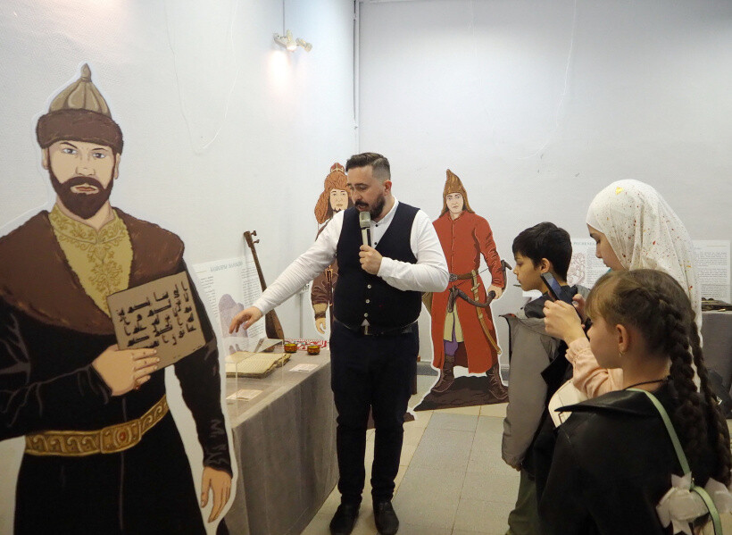 «Лица эпох»: в городском выставочном зале открылась экспозиция, посвященная татарской культуре
