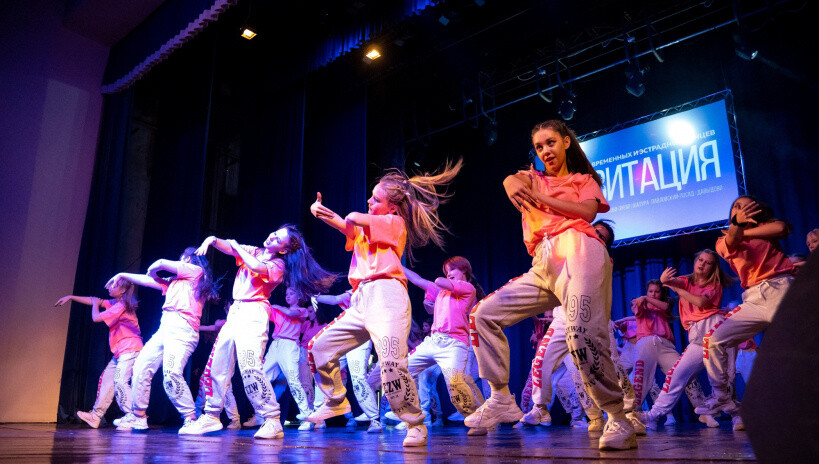 Десять коллективов приняли участие в фестивале современных и эстрадных танцев «Гравитация» в городе Куровское