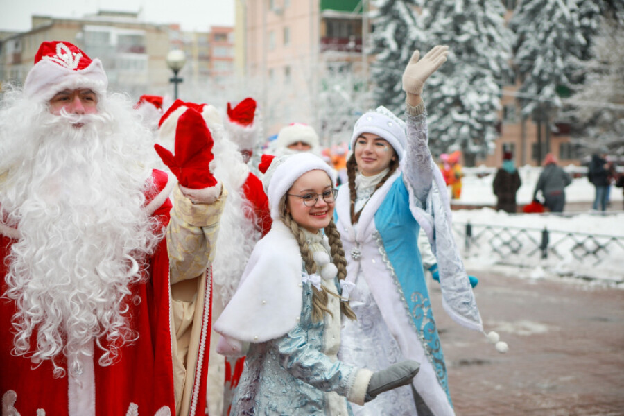 Фотоподборка: фестиваль-конкурс «Парад Дедов Морозов» состоялся в городе Куровское