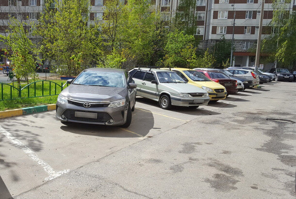 В этом году в Московской области начнут наводить порядок с парковками во дворах