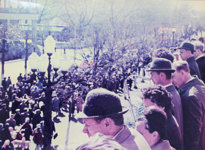 Старое фото: первомайская демонстрация в Орехово-Зуеве в 1967 году