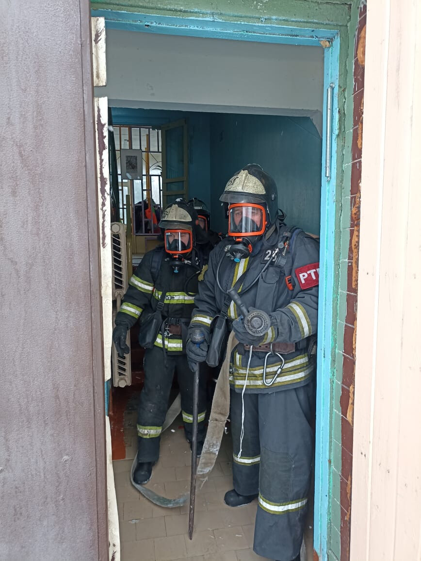 Условный пожар потушен — в д. Щетиново прошёл практикум для орехово-зуевских спасателей