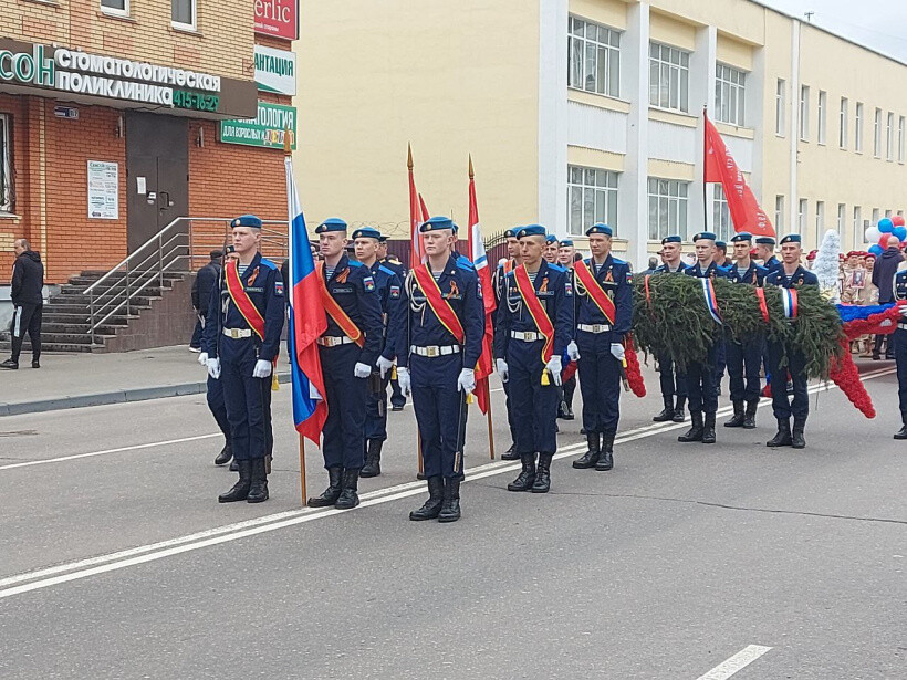 Бессмертный полк в Орехово-Зуеве: тысячи людей прошли по улицам города с портретами воинов-победителей