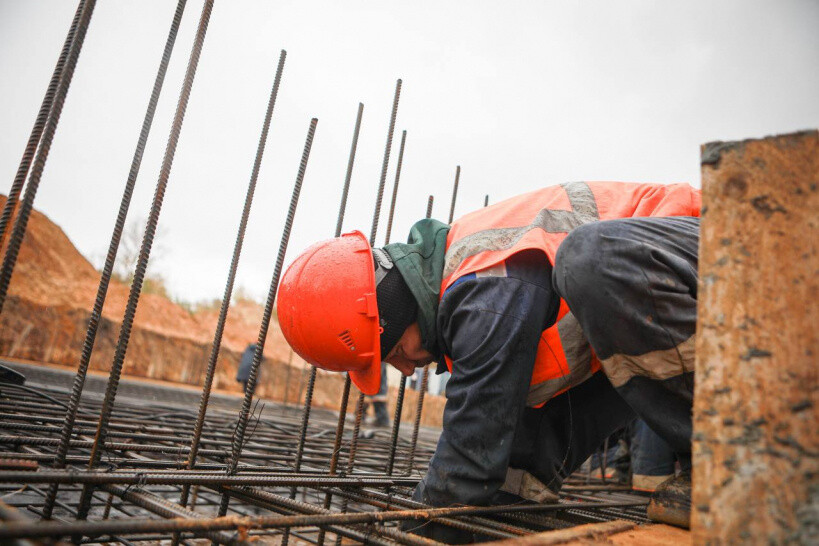 Строители начали возводить фундамент ФОКа с крытым катком в Орехово-Зуеве