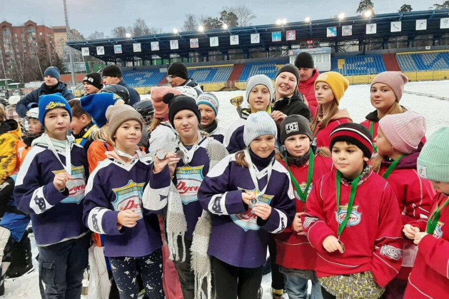 Команда девочек «Русич» — серебряный призёр турнира по хоккею с мячом