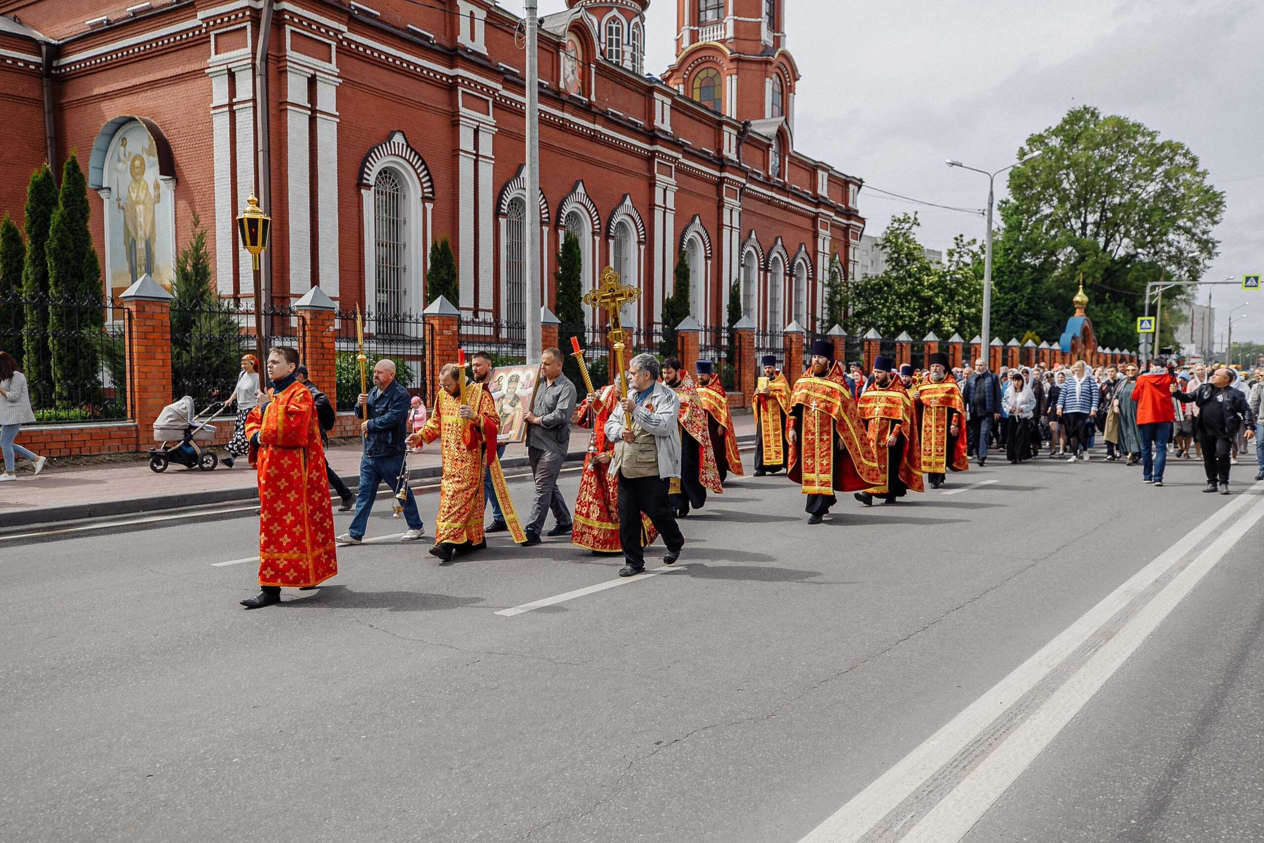 В День памяти святителя Николая Чудотворца по главным улицам Орехово-Зуева прошёл Крестный ход