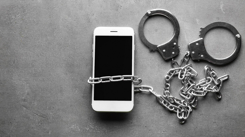 Зашел в гости и украл мобильный: полицейские задержали 20-летнего преступника