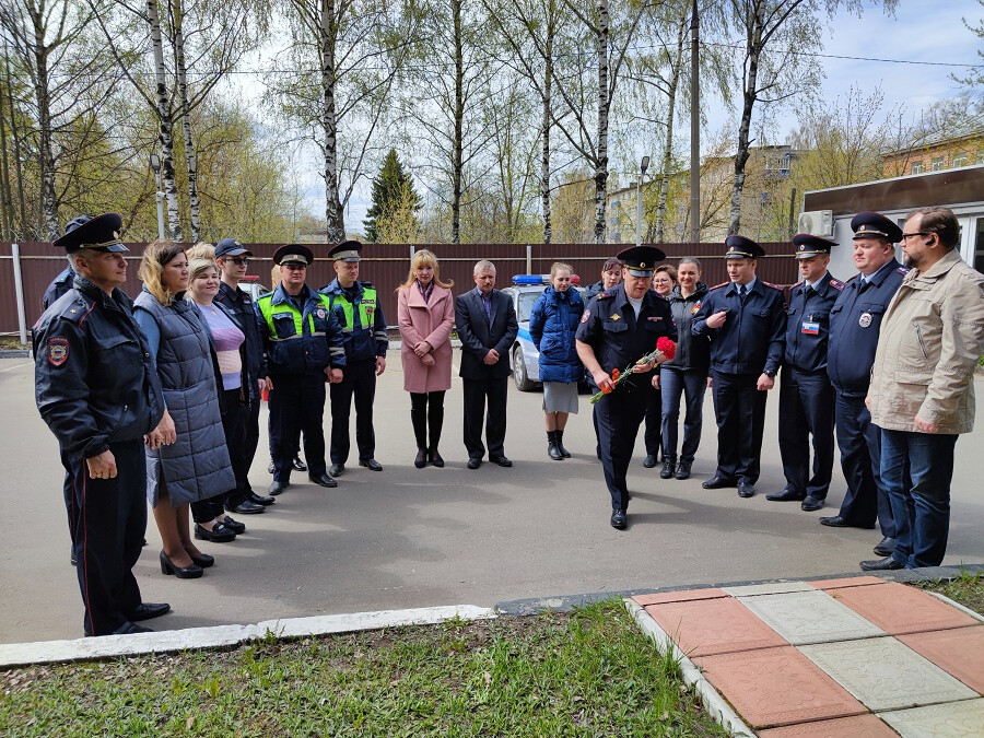Полицейские Орехово-Зуева почтили память сотрудников органов внутренних дел, погибших при выполнении служебного долга