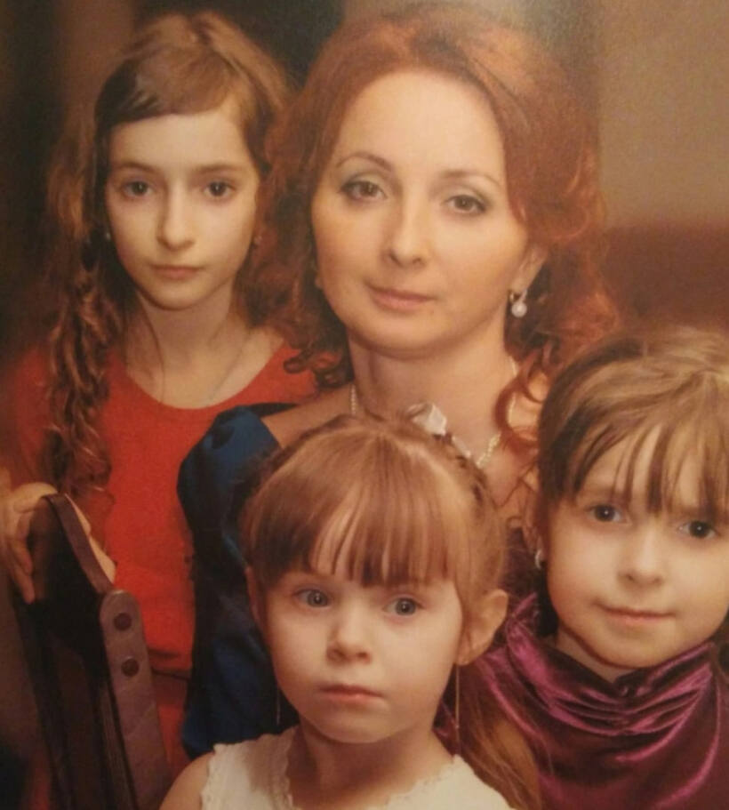Татьяна Конева с детьми.jpg