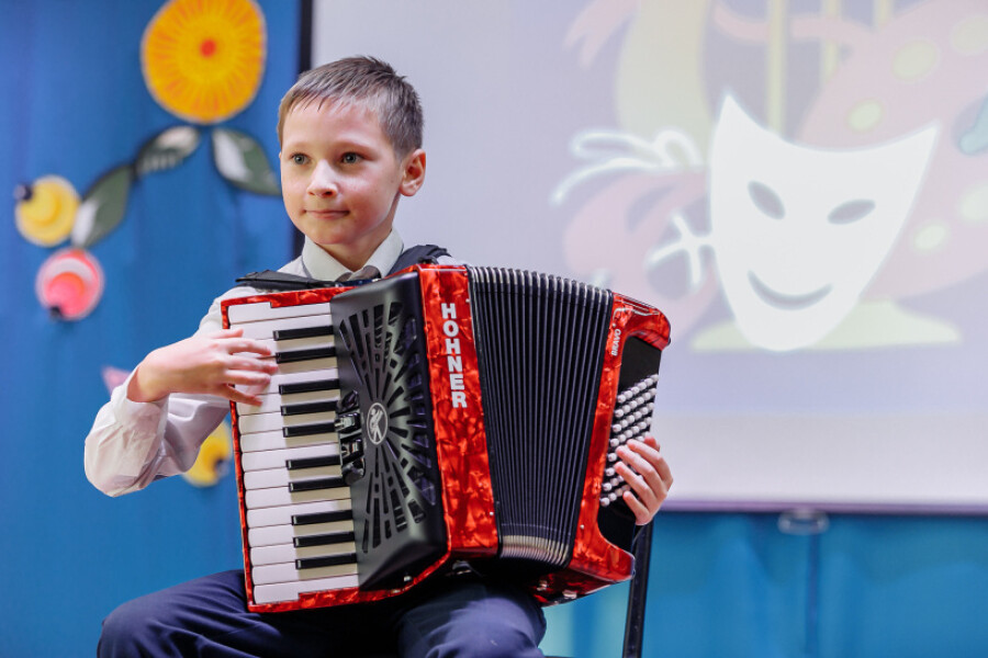 В школе искусств деревни Давыдово обновили музыкальные инструменты